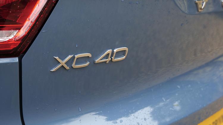 VOLVO XC40 ESTATE 2.0 B4P Plus Pro Black Edition 5dr Auto